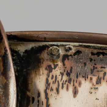 KOPP OCH FAT, silver, svenska importstämplar, omkring år 1900. Vikt 150 g.