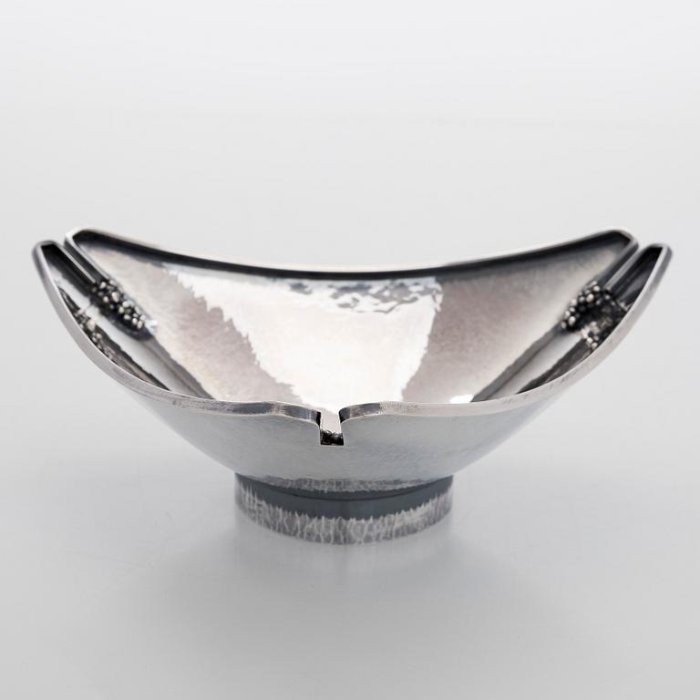 Skål, silver och cabochonslipade kvartser, Pirkan-Kulta Tammerfors 1962.