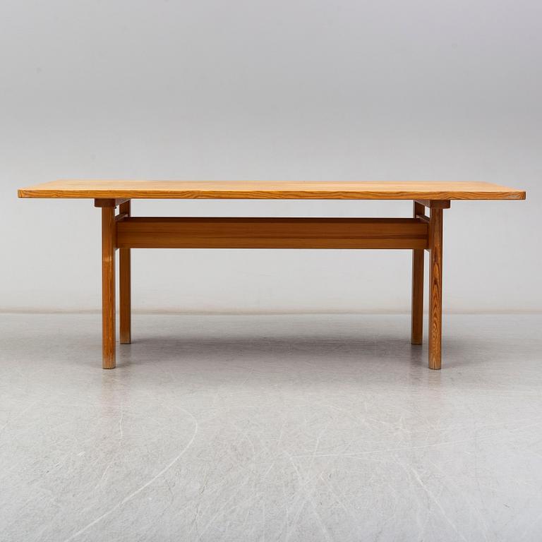 BØRGE MOGENSEN, a dinner table and 10 chairs, model Asserbo,   AB Karl Andersson & Söner.