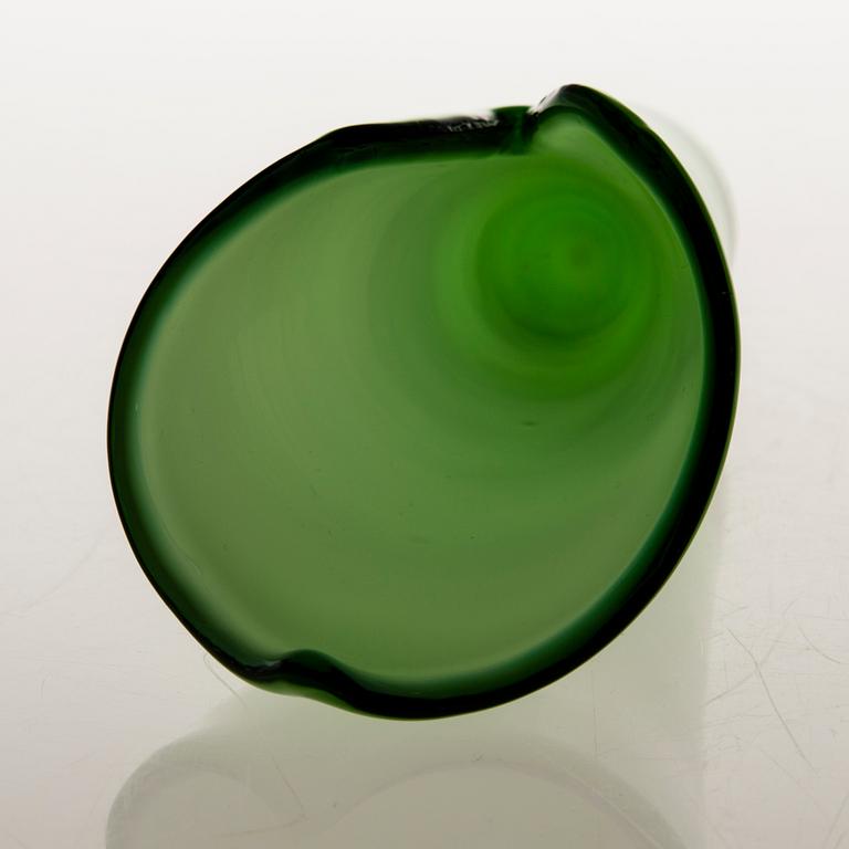 GUNNEL NYMAN, maljakko, "Calla", signeerattu Gunnel Nyman, Riihimäen Lasi Oy.