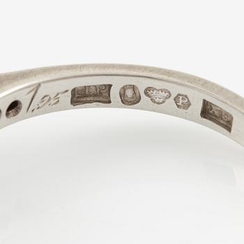 Ring in platinum with brilliant-cut diamond.