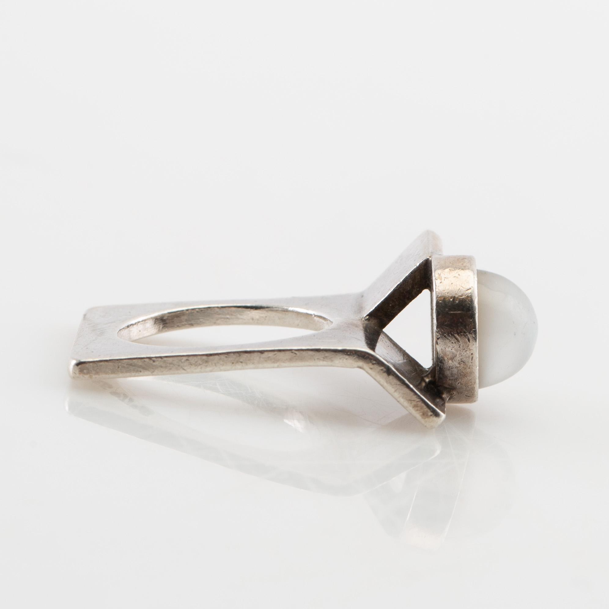 Pelle B, Ring in silver with a cabochon-cut moonstone, Hugo Belving Malmö 1967.