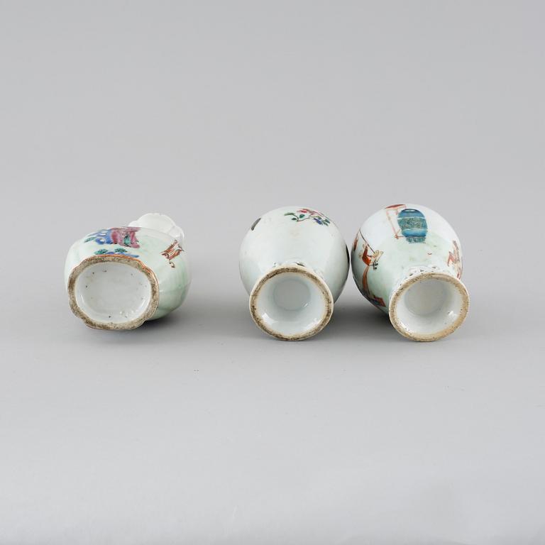 Three chinese vases, 18th century.