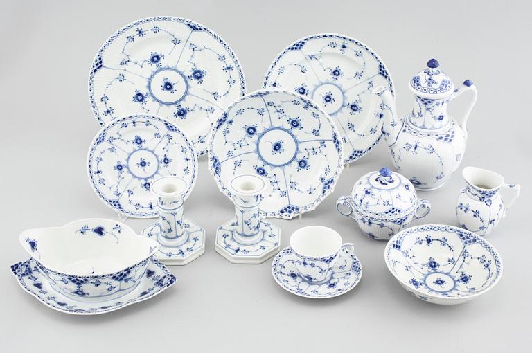 58 pieces of porcelain tableware from Royal Copenhagen, second half of the 20th century.