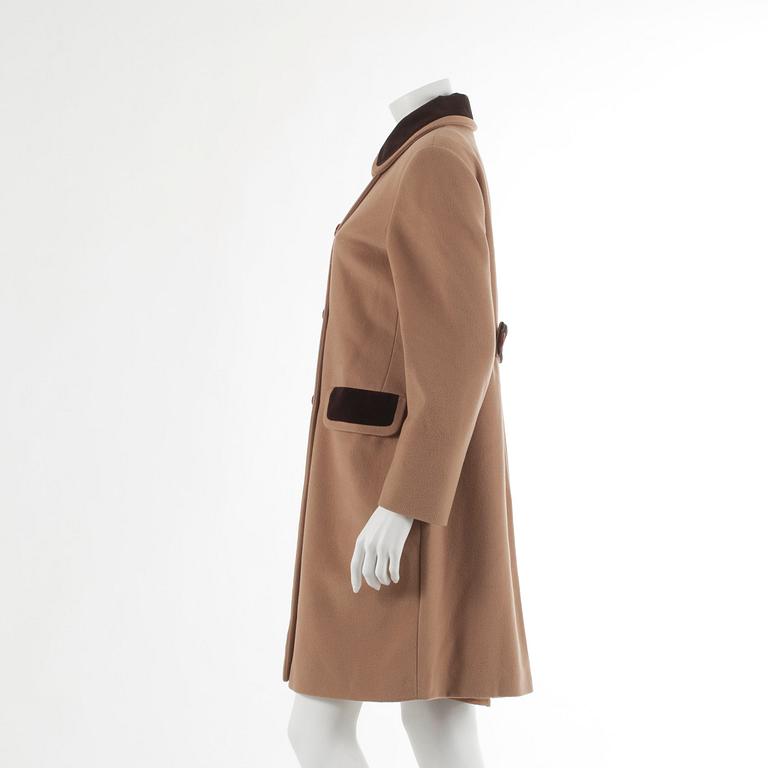 FENDI, a beige wool blend coat. Italian size 40.