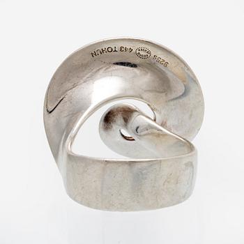Georg Jensen ring sterling silver, design "Möbius" av Torun Bülow nr 443, original case.