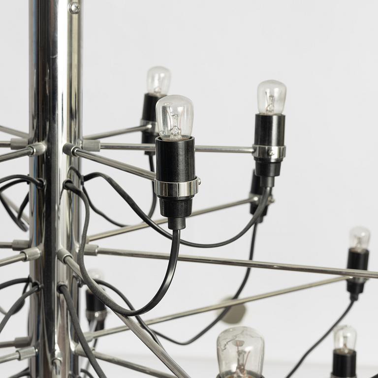 Gino Sarfatti, a model 2097/30 chandelier, Flos, Italy.