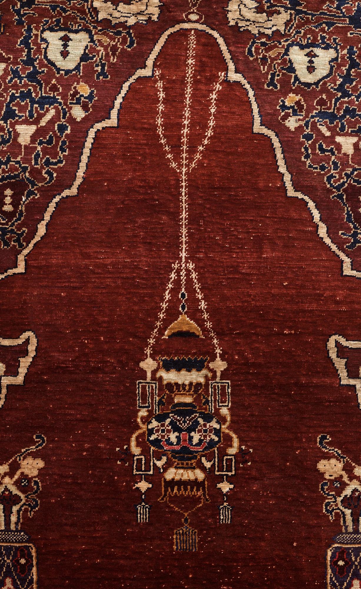 SEMI-ANTIQUE SILK ANATOLIAN. 189,5 x 124 cm.