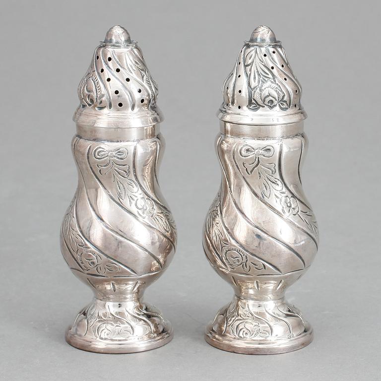 STRÖARE, silver, rokokostil Tyskland, 1900-tal. Totalvikt 86 gram.