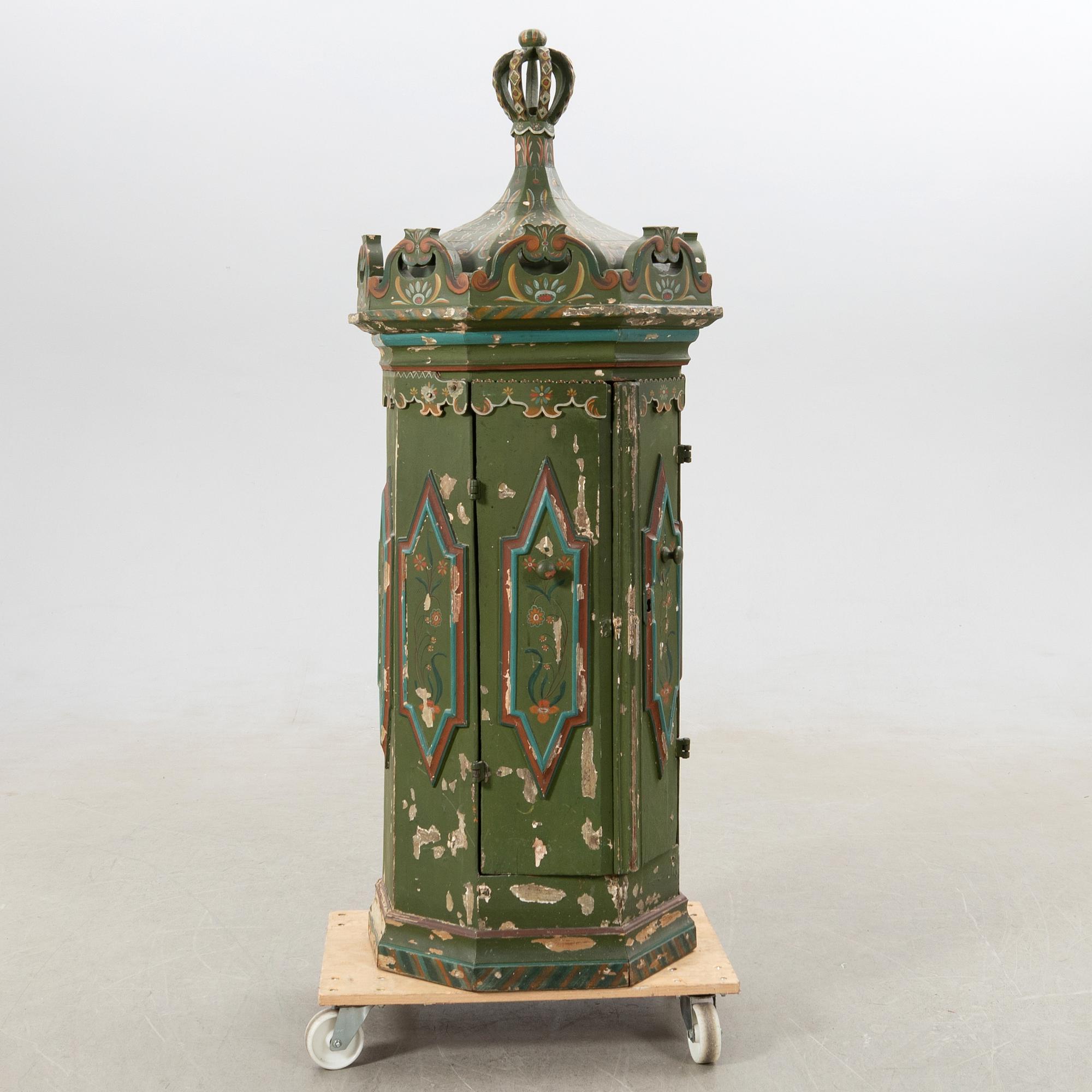 Skåp Barockstil 1800-tal.