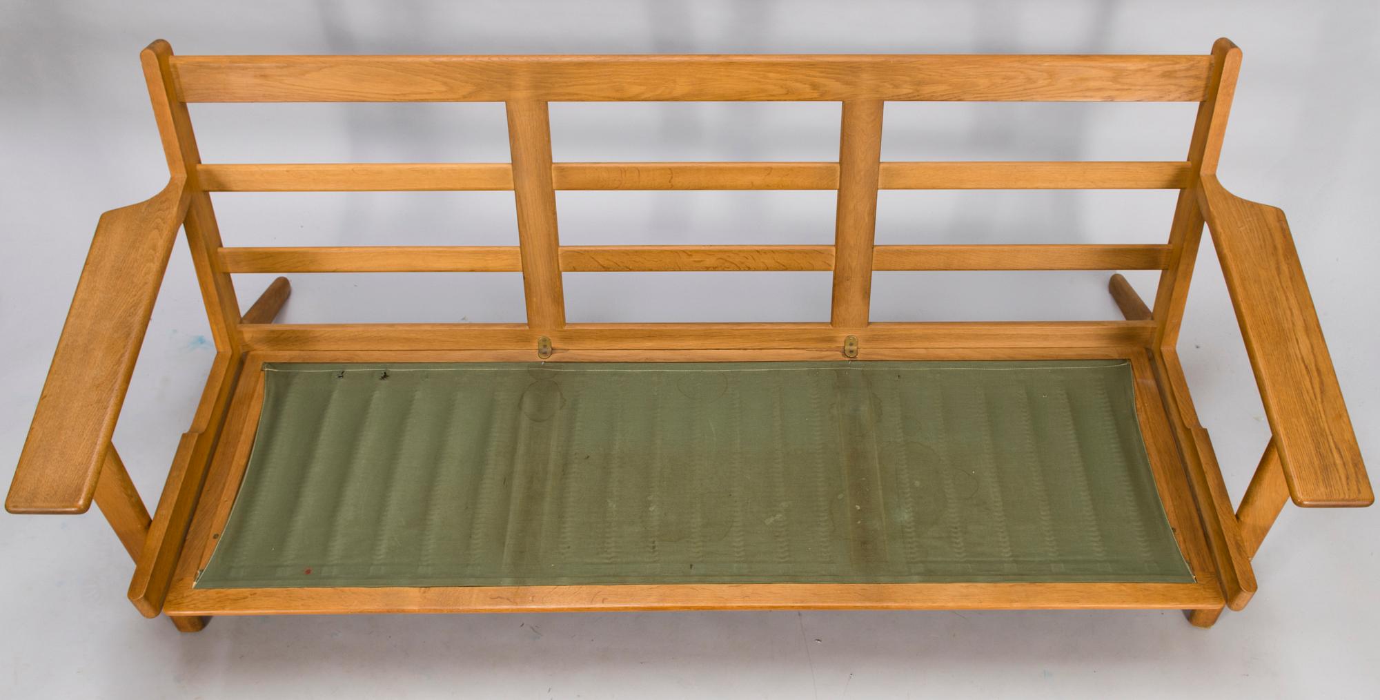 HANS J WEGNER Model GE-290 Sofa by Getama Gedsted, Denmark.