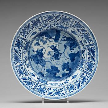 587. A blue and white dish, Qing dynasty, Kangxi (1662-1722).