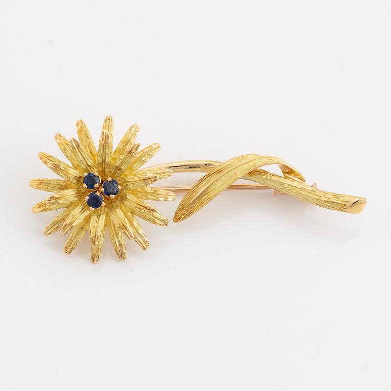 Tiffany & Co, brosch, blomma,  18K guld med safirer.