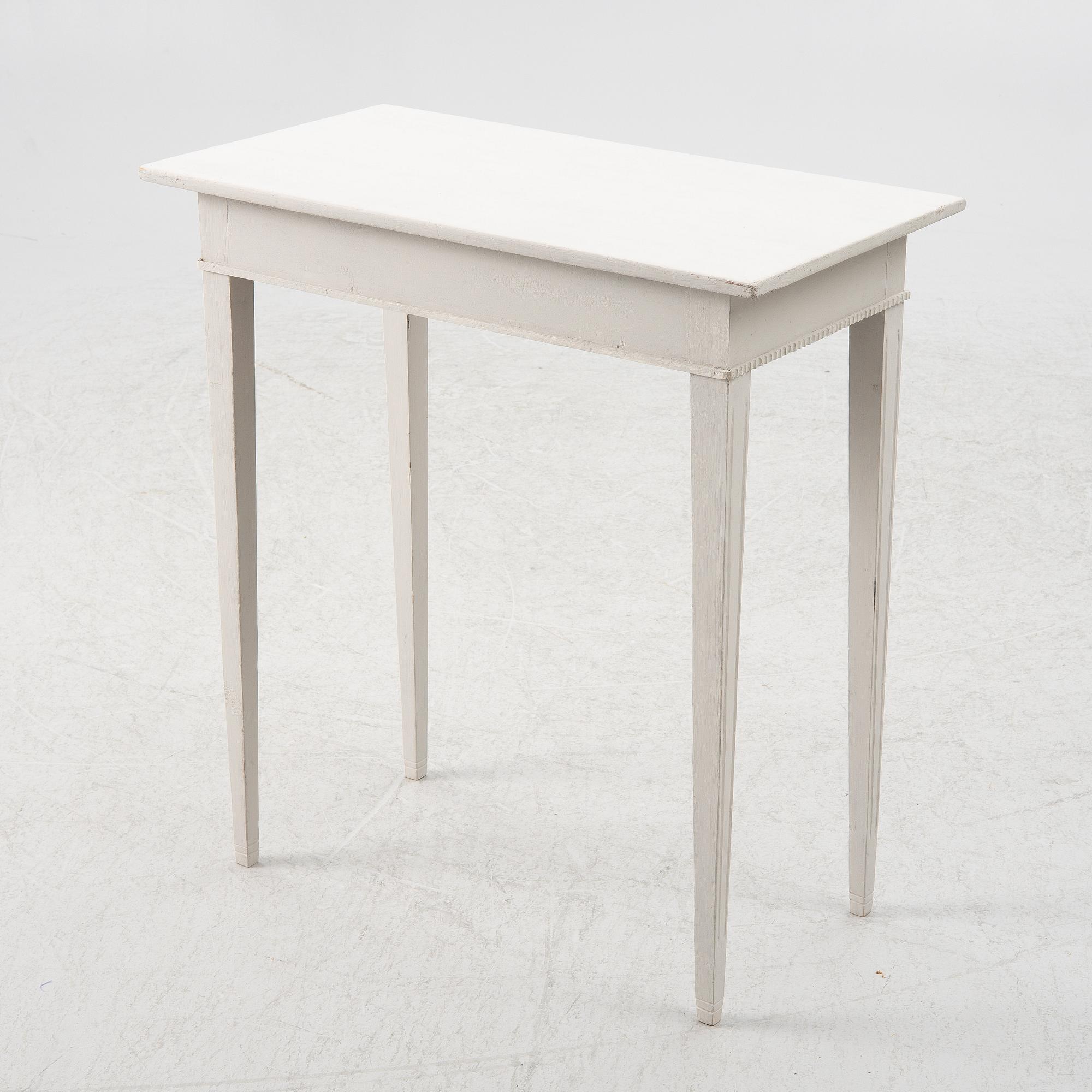 Bord, omkring år 1900. Gustaviansk stil.