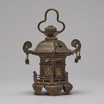 A Japanese tray, miniature pagoda and basket, early 20th Century.