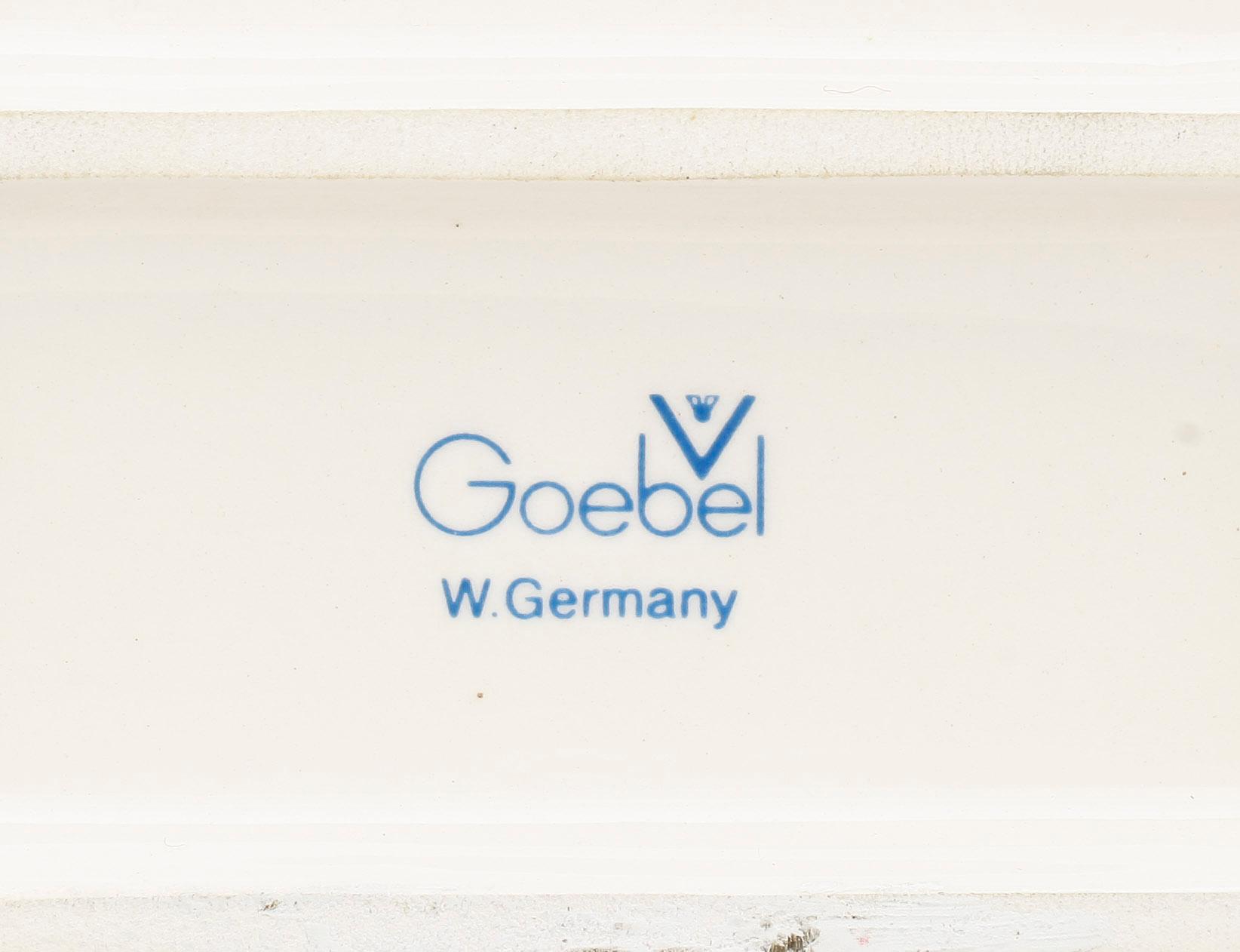 FIGURIN, porslin, Hummel, Goebel.