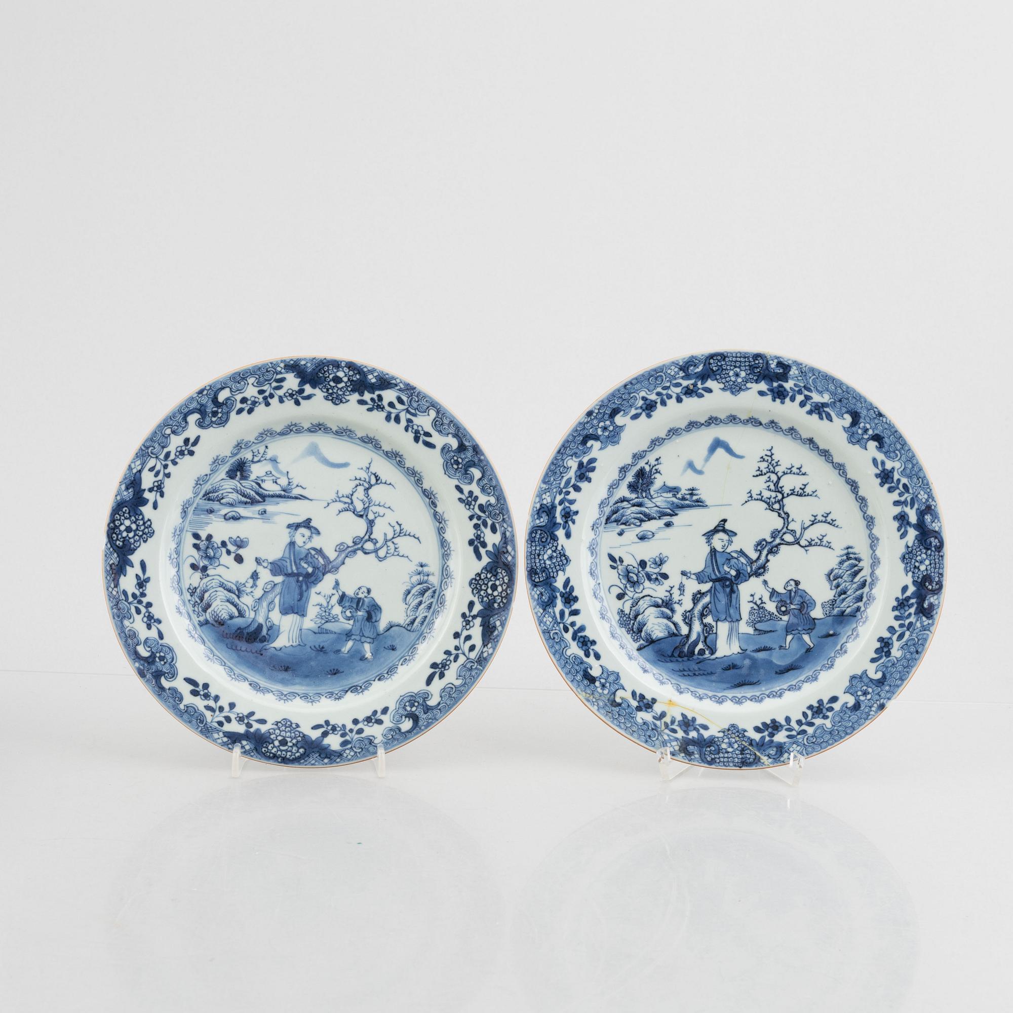 Eleven pieces of Chinese blue and white porcelain, Qing dynasty, 18th-19th century.