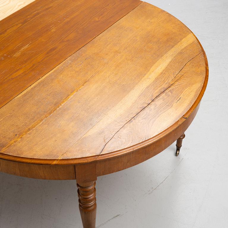 Dining table, late 19th century.