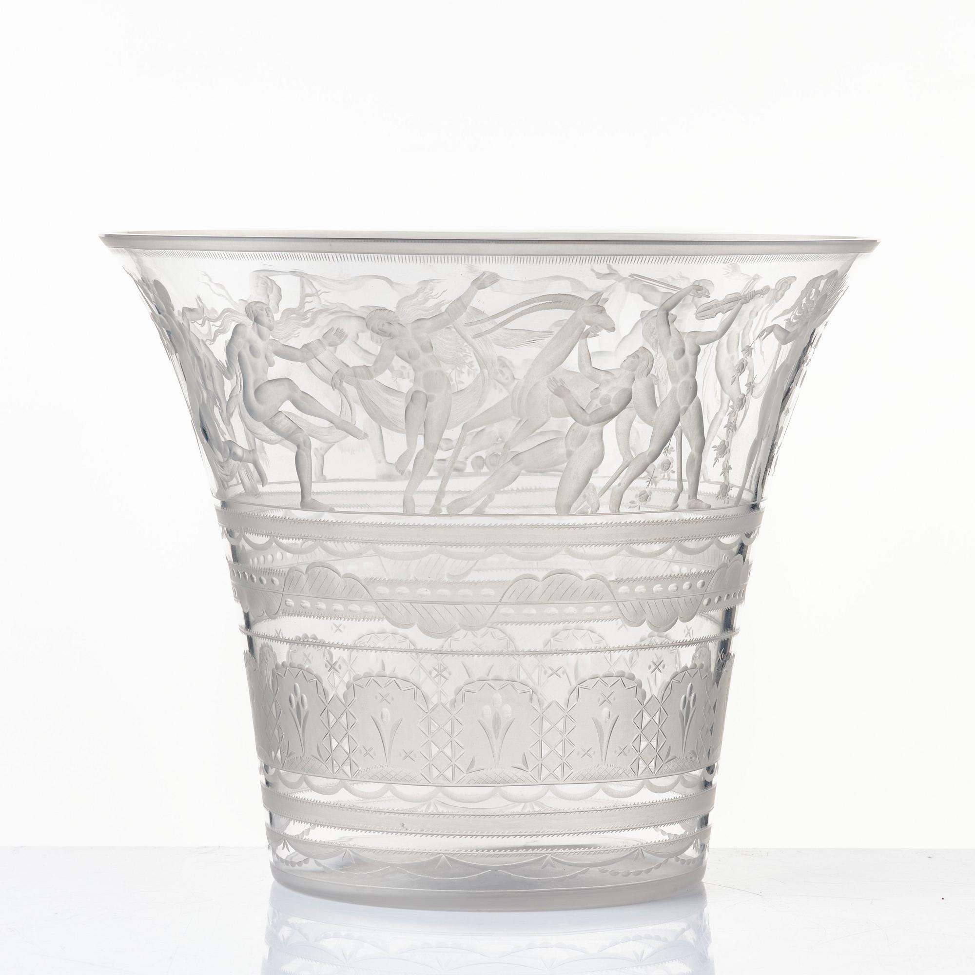 Simon Gate, an engraved glass bowl with plate, Orrefors, Sweden 1923, model 122.