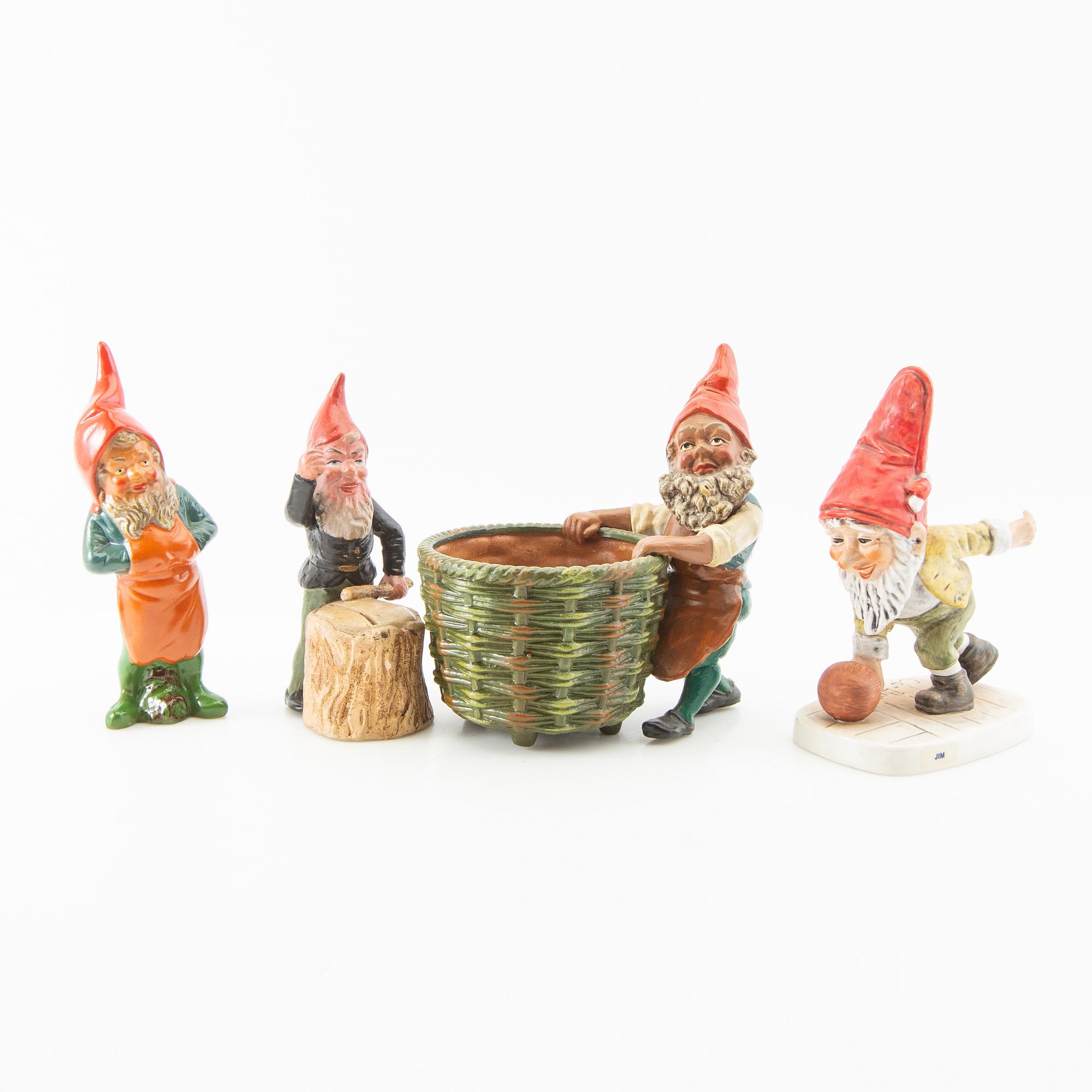 A collection of gnomes, 13 pieces mostly Germany, 20th century.