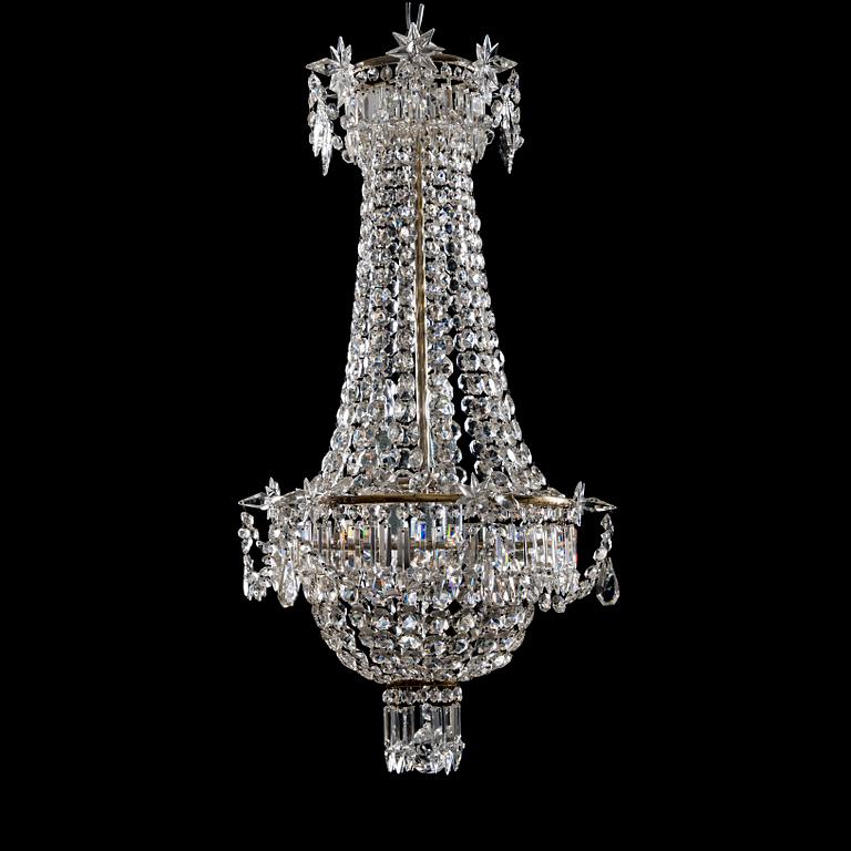 TAKKRONA, oskariansk stil, 1900-talets början. Höjd 101 cm.