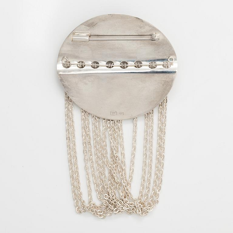 Elis Kauppi, A sterling silver brooch with a spectrolite. Kupittaan Kulta, Turku. Prototype.