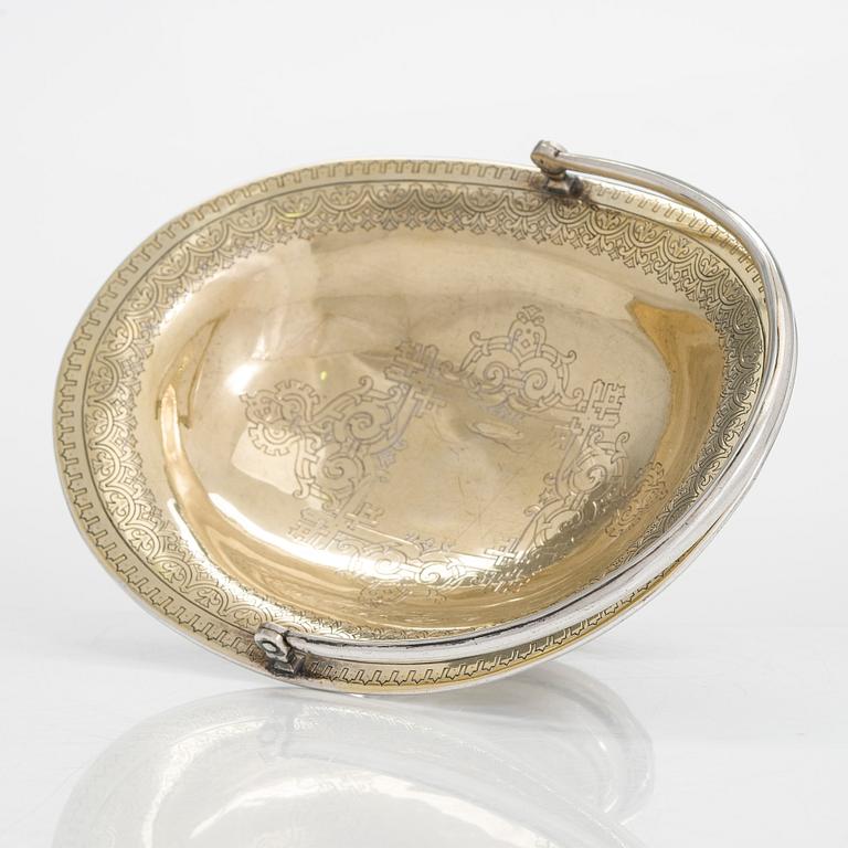 Brödkorg, silver, delvis förgyllt, Moskva 1887.