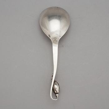 GEORG JENSEN, Danmark, silver. Serveringssked, ca 1933-1944. Vikt ca 103 gram.