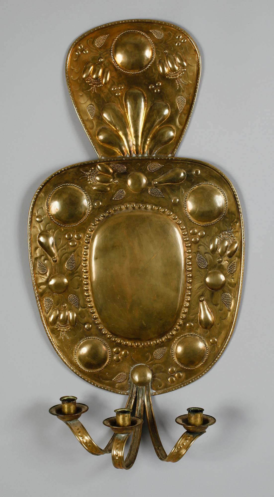 VÄGGLAMPETT, mässing, 1800-/1900-tal.