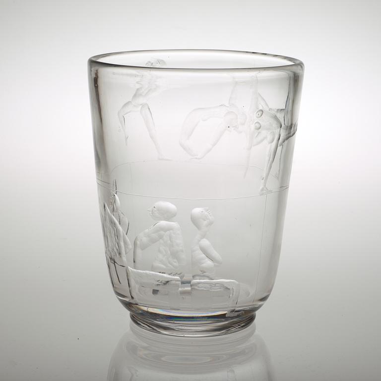 An Erik Höglund engraved glass vase, Boda, 1960's.