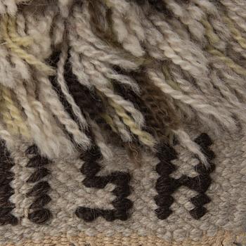 MATTA, rya, ca 228 x 148 cm, signerad SH, Sverige runt 1900-talets mitt.