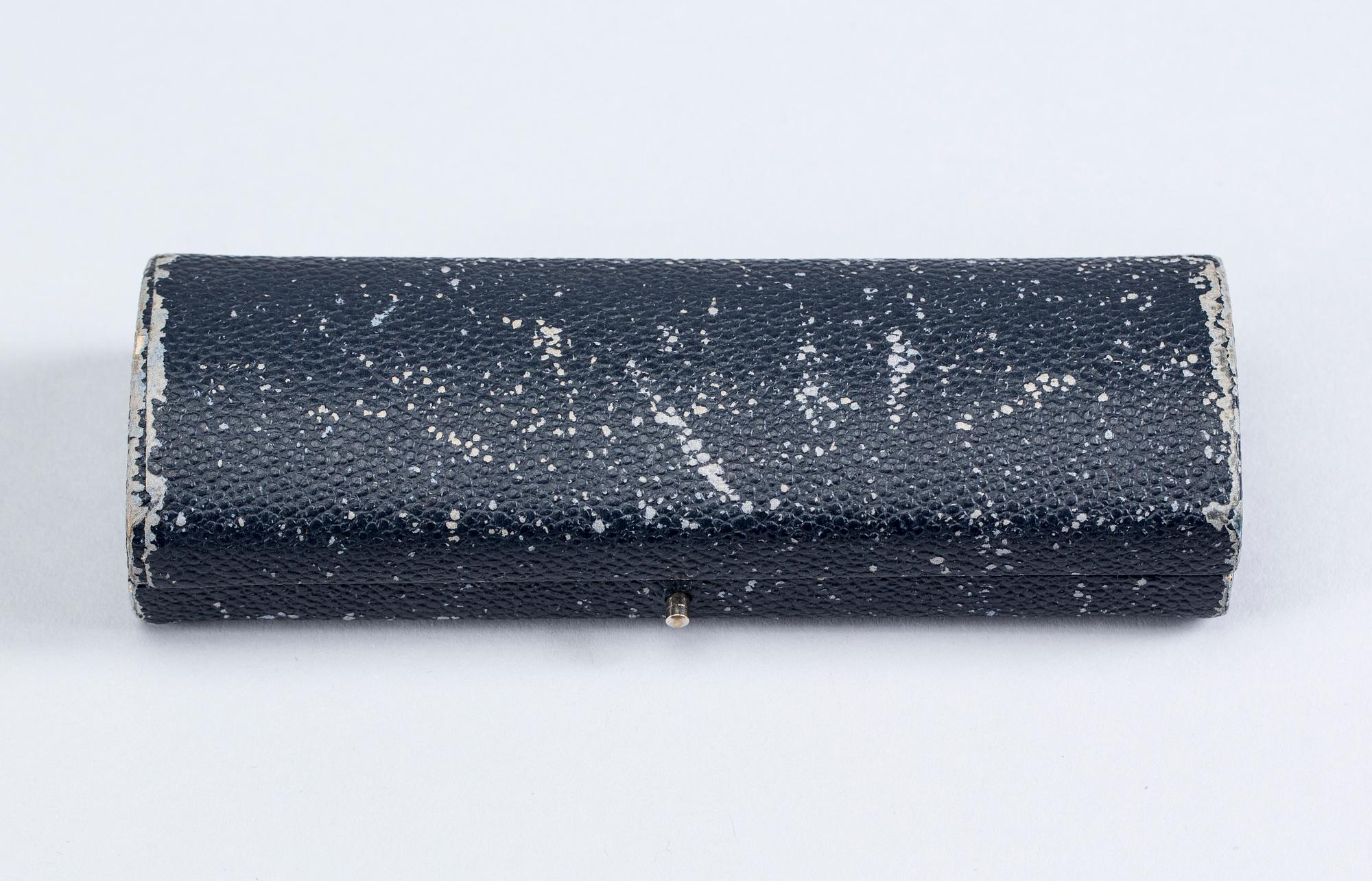 BROSCH, sterlingsilver med bergkristall, Wiwen Nilsson, Lund 1948. Vikt ca 9,5 g.