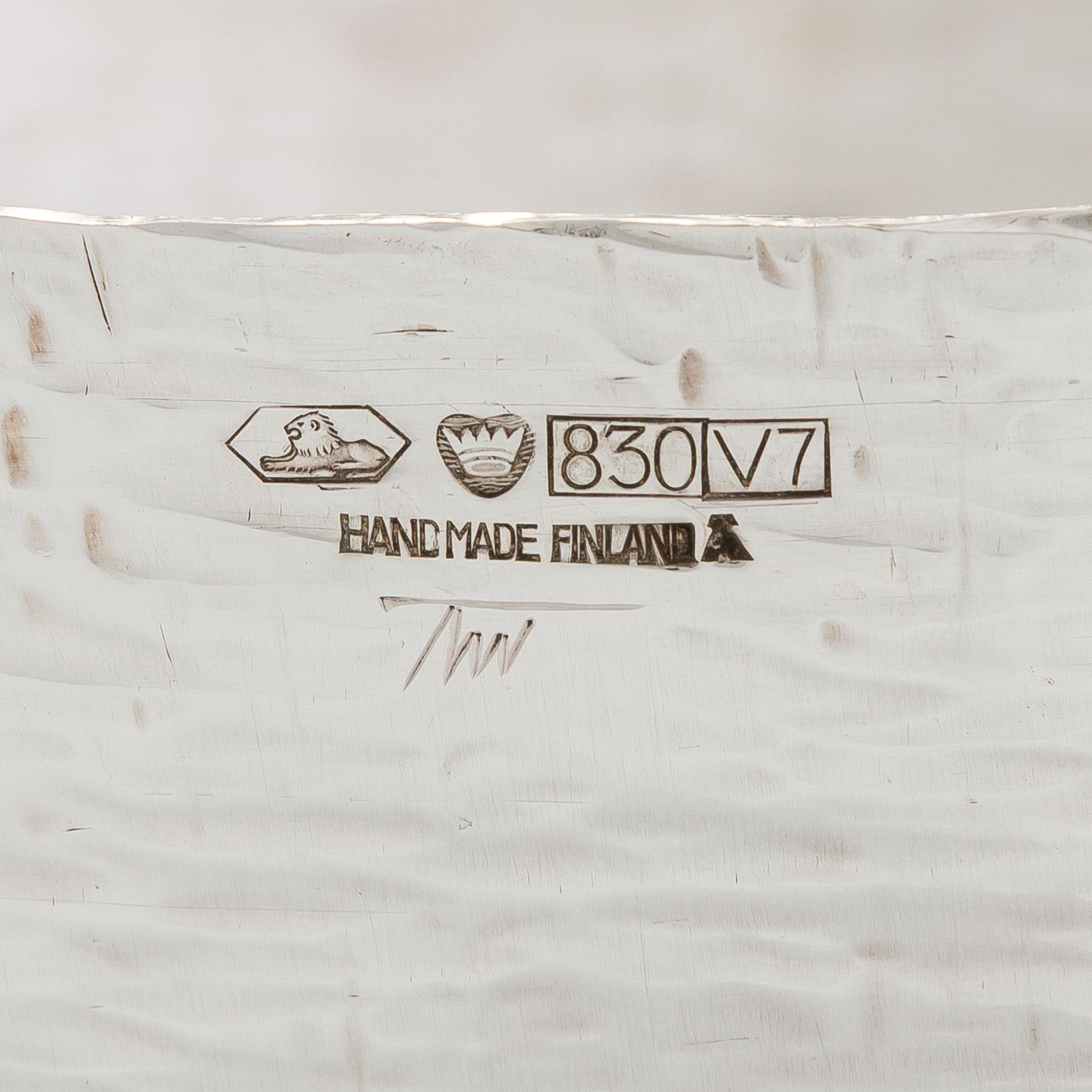 Tapio Wirkkala, boolimalja ja -kauha, hopeaa, palisanteri, Kultakeskus, Hämeenlinna, 1974.