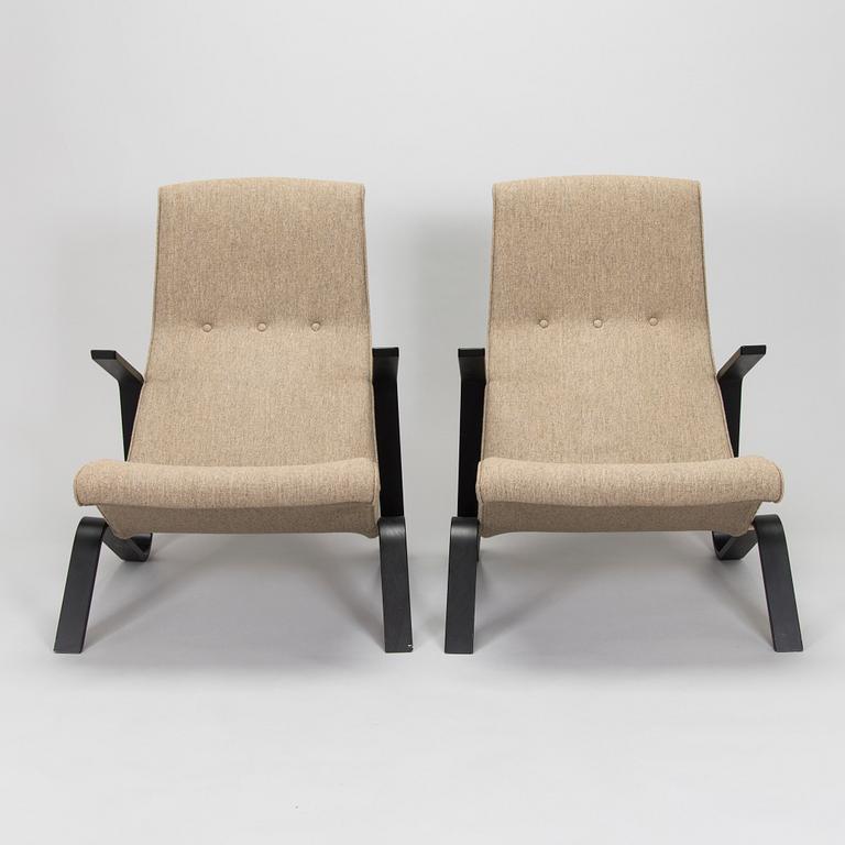 Eero Saarinen,  a pair of 'Grasshopper' armchars manufactured under licens by Tetrimäki Finland 2014.