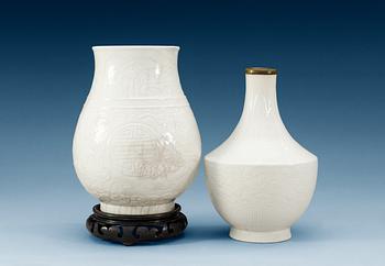 1539. A set of two white glaze bronze shaped vessels, Qing dynasty, Kangxi (1662-1722).