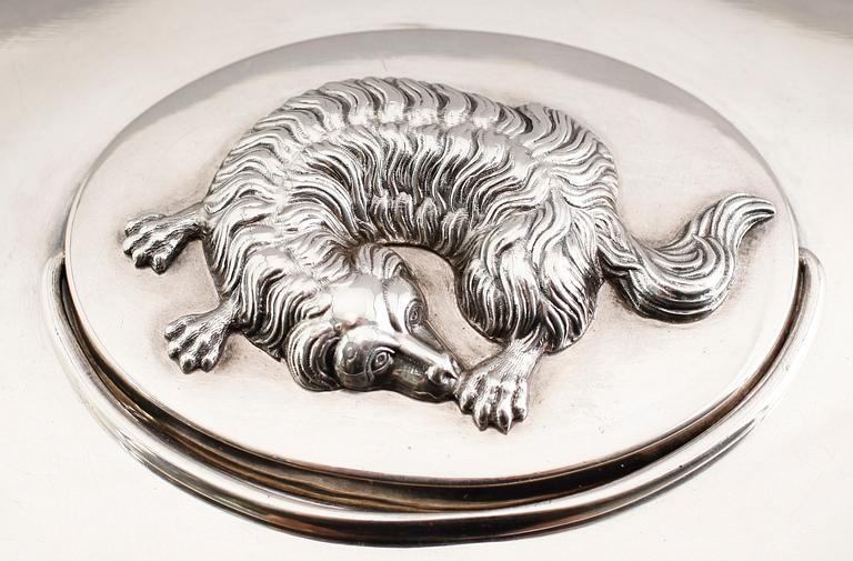 SOCKERSKRIN, silver, Petter Adolf Sjöberg, Stockholm 1822. Vikt ca 672 gram.