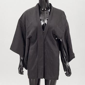 KIMONO, kort modell, siden. Enligt uppgift omkring 1900.