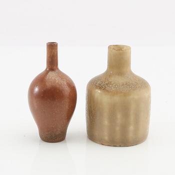 Miniatyrer 11 st bla Gunnar Nylund, Carl Harry Stålhane och John  Andersson keramik och trä.