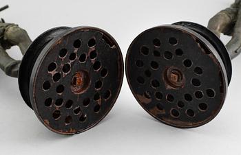 SKULPTURER, 1 par, gjutgods, 1800-talets andra hälft.