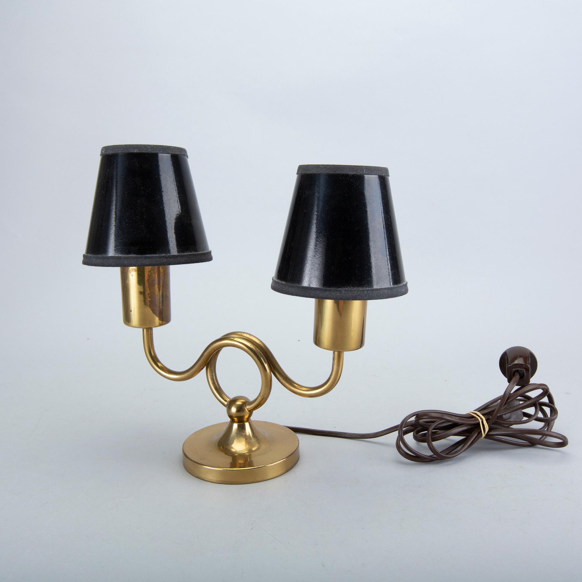 Josef Frank bordslampa, modell 2483, Firma Svenskt Tenn.