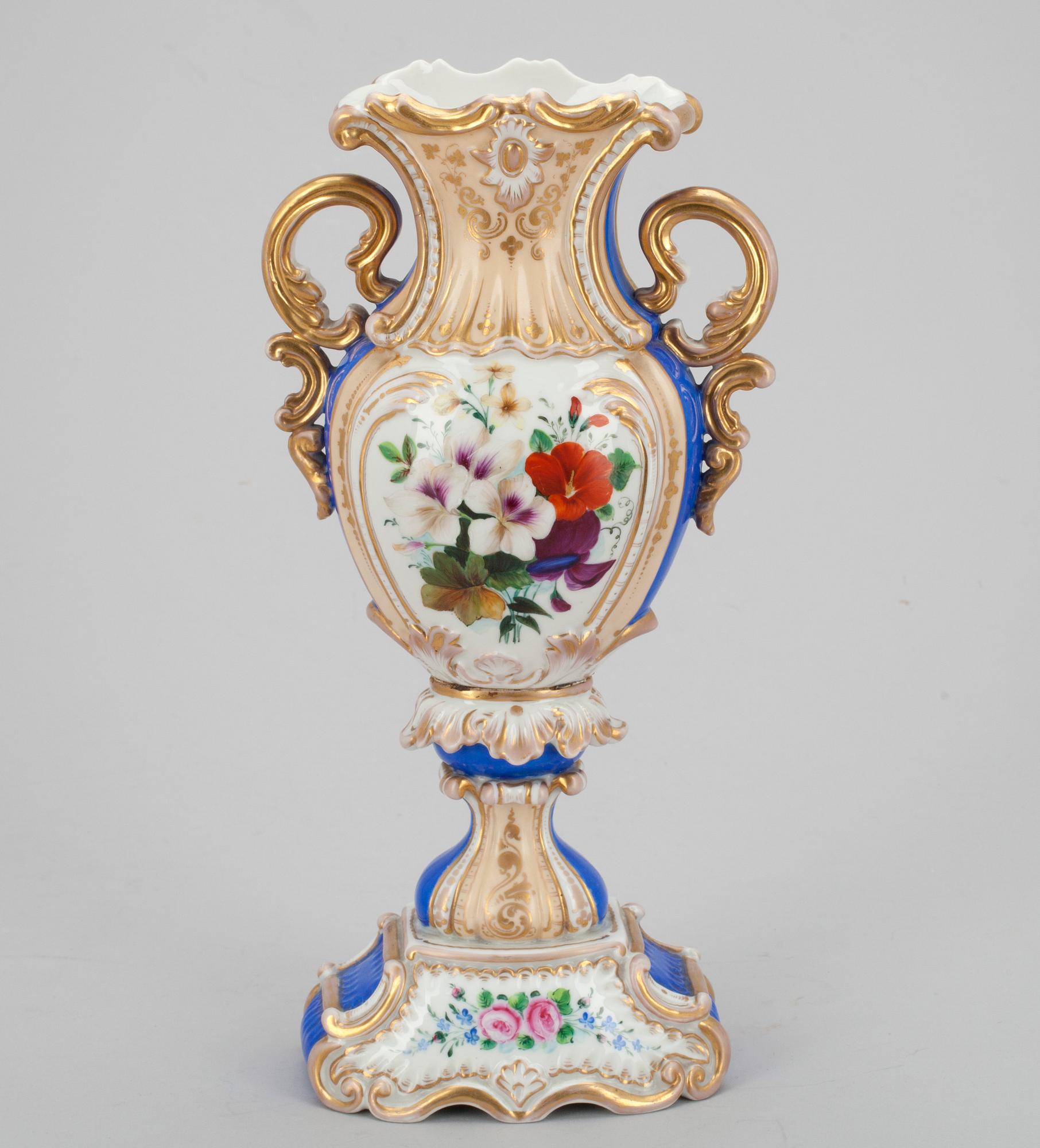 URNA, porslin, möjl. Ryssland 1800-tal.