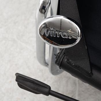 Charles & Ray Eames, karmstol, EA 117, Vitra.