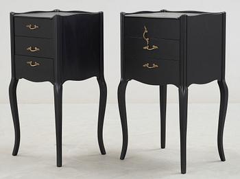 BYRÅER, 2st, snarlika, rokokostil, 1900-talets andra hälft.
