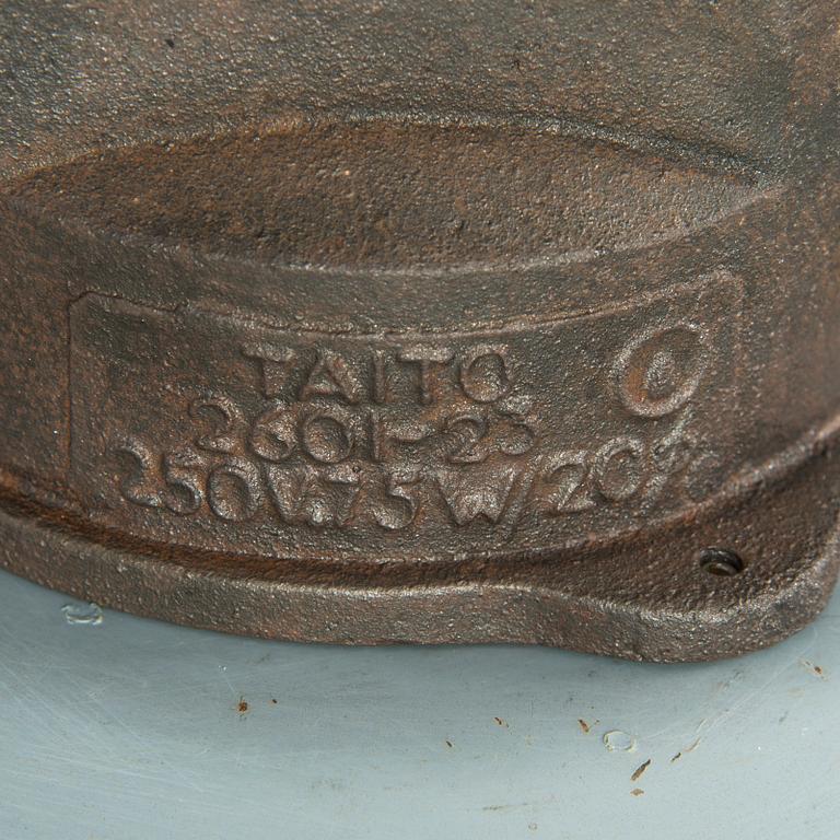Paavo Tynell, a pair of 1930s wall light, model 2602 Taito, 1930s.