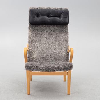 Bruno Mathsson, Armchair with footstool, "Miranda", Bruno Mathsson International, Värnamo, 2001.