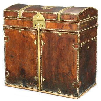 1109. A Swedish Royal 18th century trunk, with monogram LU (Lovisa Ulrika, Queen of Sweden 1751-71).