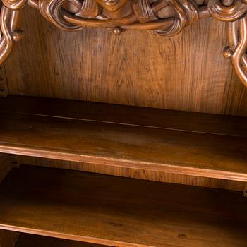 Bokhylla, jugend, Sverige ca 1900. Okänd formgivare.