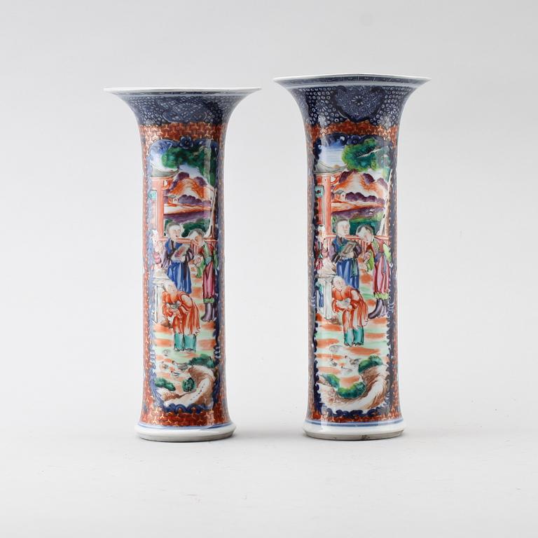 VASER, 1 par, porslin, Kina, 1700-tal.