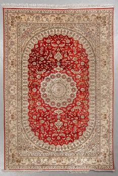 Matta, Orientalisk silke, ca 269 x 182 cm.