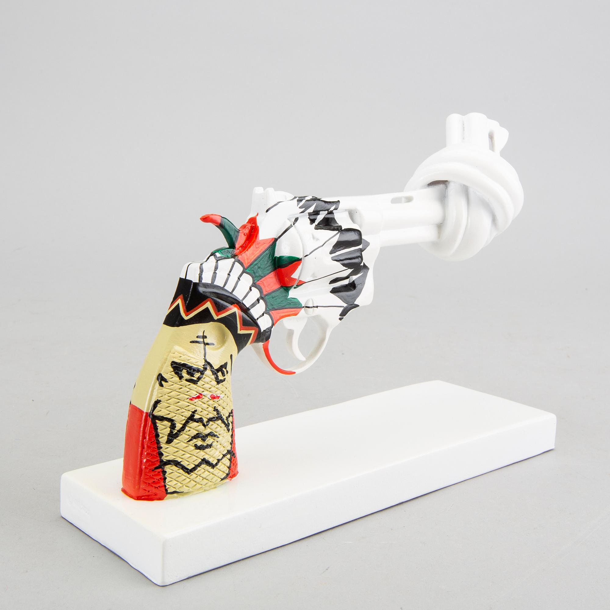 Carl Fredrik Reuterswärd, Non-Violence Project Foundation skulptur 2017.